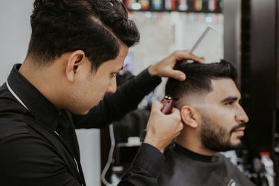 Mengenal Undercut, Gaya Rambut yang Bakal Dijajal Jokowi