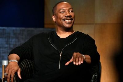 Eddie Murphy Pertimbangkan Kembali ke Dunia Stand Up Comedy