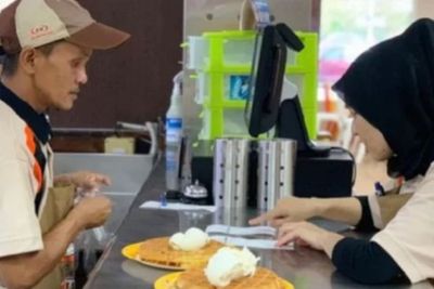 Terharu, Restoran Ini Pekerjakan Penyandang Disabilitas