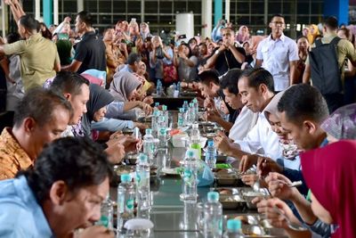 Ramai #gaji8juta #KAMUHARUSTAU Usulan Buruh Soal Hidup Layak 