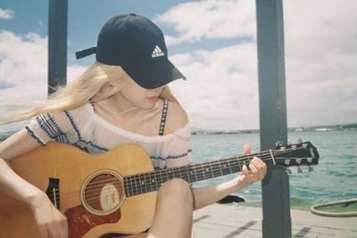 Rose BLACKPINK Membuat Cover Lagu untuk Fans