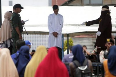 11 Pelanggar Syariat Islam di Aceh Dihukum Cambuk