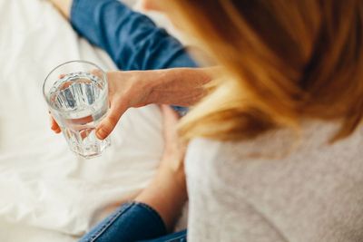 Benarkah Kurang Minum Sebabkan Serangan Jantung dan Stroke?