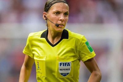 Frappart Wasit Wanita Pertama Pimpin UEFA Super Cup