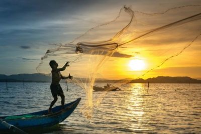 Akibat Tumpahan Minyak, Nelayan Keluhkan Hasil Tangkapan Ikan