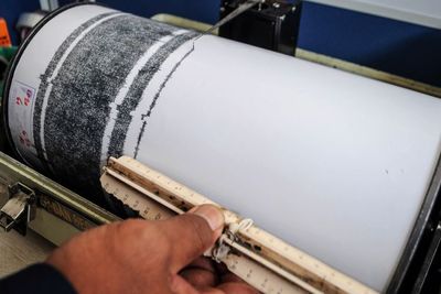 Gempa di Bekasi Dirasa Warga: Pintu Rumah pun Goyang
