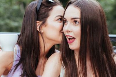 5 Tips Hadapi Teman Tukang Gosip