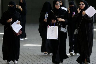 Wanita Arab Saudi Kini Bebas Berpergian ke Luar Negeri