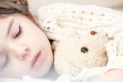 Tips Membuat Anak Mau Tidur di Kamarnya Sendiri