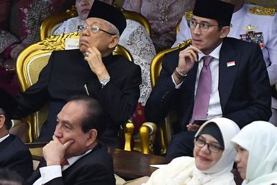 Ma ruf Amin Pakai Baju Betawi, Sandiaga: Ganteng!