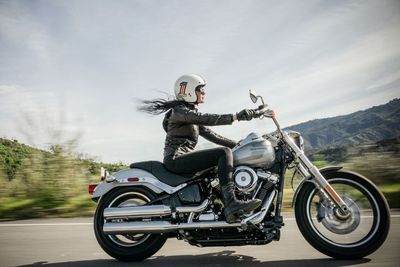 Ini Cara Merawat Kulit Tetap Sehat Buat Kamu yang Suka Naik Motor