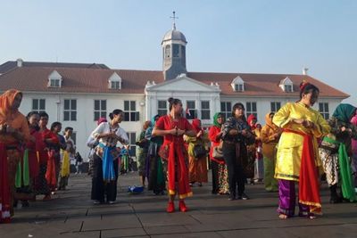 Rayakan Keberagaman Lewat Tari Cokek
