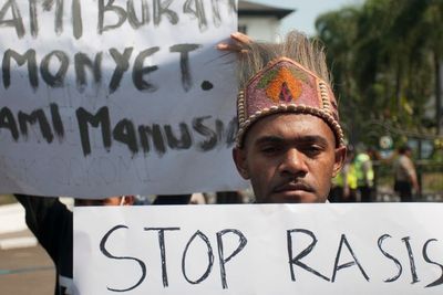 Mahasiswa Papua yang Berprestasi di Luar Indonesia