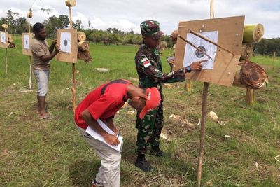 Satgas Pamtas RI-PNG Gelar Lomba Panah Tradisional Di Merauke