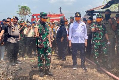 Menkopolhukam Dan Panglima TNI Tinjau Kebakaran Hutan Di Kalimantan