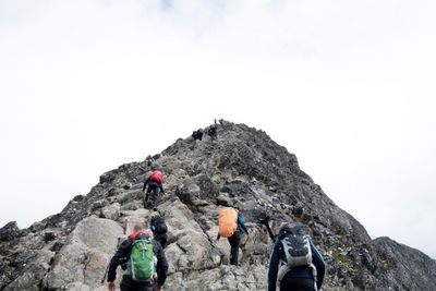 Sebelum Naik Gunung, 4 Ancaman Ini Harus Kamu Waspadai