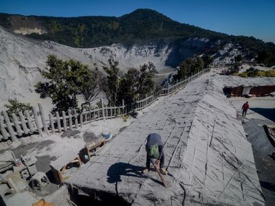 Aktivitas Gunung Tangkuban Parahu Masih Meningkat, Masyarakat Diminta Waspada