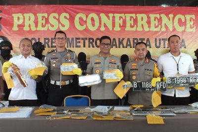 Polisi Bongkar Jaringan Pemalsu dan Penjual Pelat Dinas