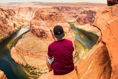 10 Tips Solo Traveling Aman dan Tetap Menyenangkan