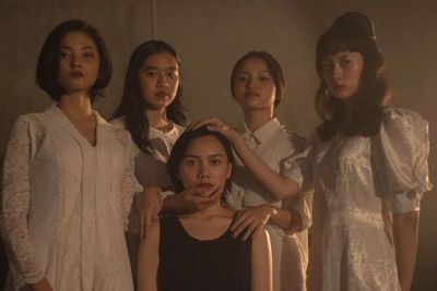 Melalui Siapa Kamu? Zirah Sindir Para Poser