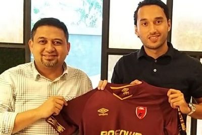 PSM Makassar Dapatkan Tanda Tangan Ezra Walian