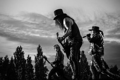 Slash Bantah Isu Guns N Roses Garap Soundtrack Terminator: Dark Fate