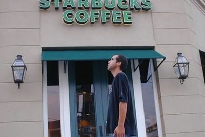 Cerita Turis yang Sudah Mengunjungi 15.000 Kedai Starbucks di Dunia