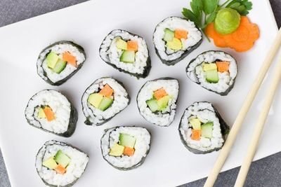 Berikut Cara Makan Sushi yang Benar