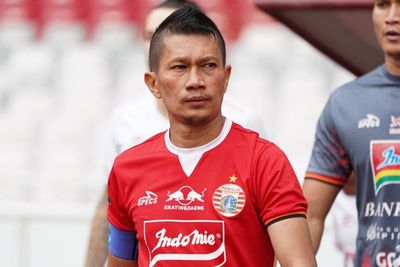 Selain Ismed, Inilah Pemain yang Pernah Rangkap Jabatan