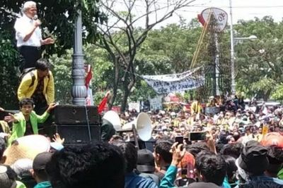 Begini Cara Gubernur Jateng Tenangkan Demo Mahasiswa