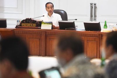 Jokowi Minta Menteri Pangkas Birokrasi Penghambat Investasi