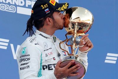 Lewis Hamilton Jaga Kesucian Mercedes di Sochi