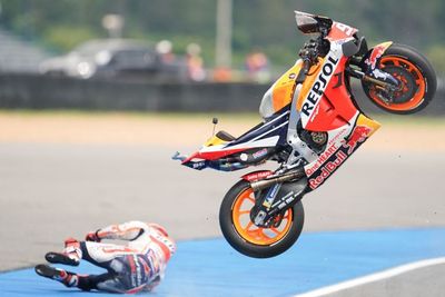 Meski Jatuh, Marc Marquez Tetap Lanjutkan Balapan di Thailand