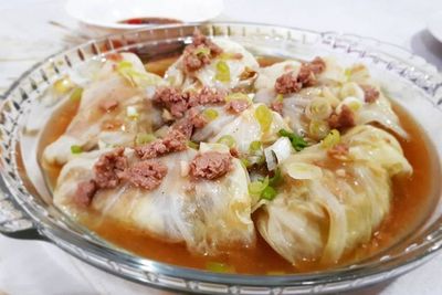 Membuat Kol Gulung Daging Dengan Saus Pedas