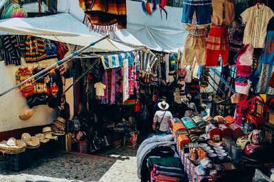Ini 5 Tips Berbelanja di Thrift Shop!