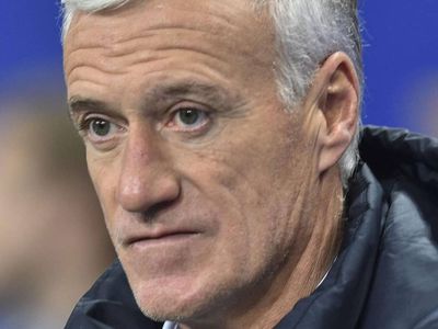 Hugo Lloris Cedera Panjang, Didier Deschamps Pusing