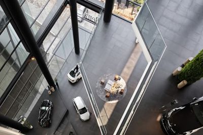Mercedes-Benz Buka Diler Berdesain Global