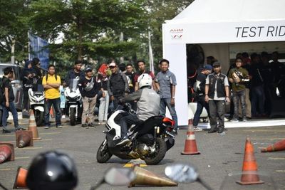 Konsumen Coba Honda ADV 150 Bersama Wahana