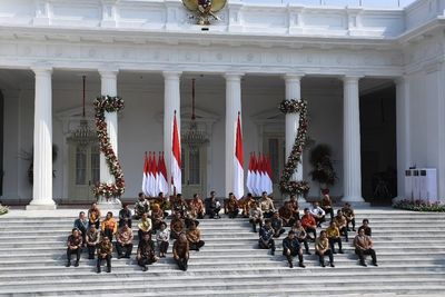 Jokowi Perkenalkan Kabinet Indonesia Maju di Tangga Istana Negara