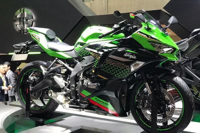 Tampilan Kawasaki Ninja ZX-25R Menggoda di Tokyo Motor Show