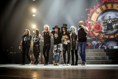 Guns N Roses Mainkan Dead Horse Setelah 26 Tahun
