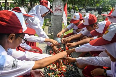 Pahlawan Masa Kini Itu Tidak Hoaks Anarkis dan Provokator