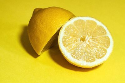 Buah dan Sayur Ini Dapat Kamu Manfaatkan Untuk Atasi Bekas Jerawat