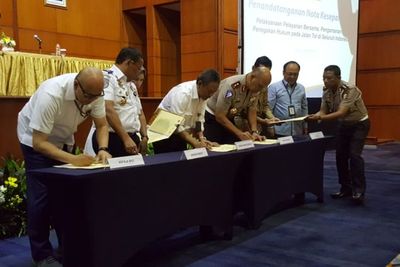 Berantas Truk Obesitas di Tol, Asosiasi Teken MoU dengan Regulator