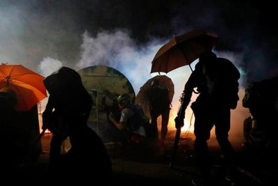 Kampus Jadi Lokasi Perang Baru Demonstran - Polisi Hong Kong