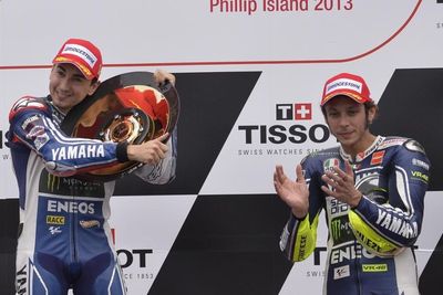 Sempat Perang Dingin , Rossi Kenang Momen Bersama Lorenzo