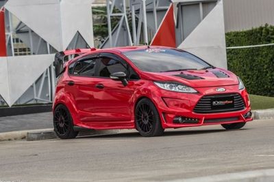 Tampilan Sporty Pada Ford Fiesta Akibat Ditambahkan Spoiler WRC