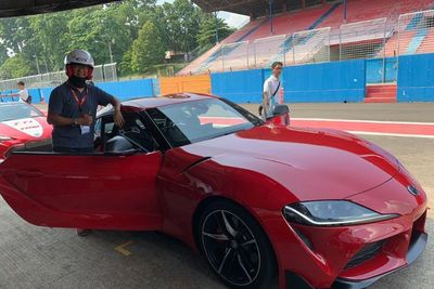 Asyiknya Nyobain Mobil Sultan Toyota GR Supra