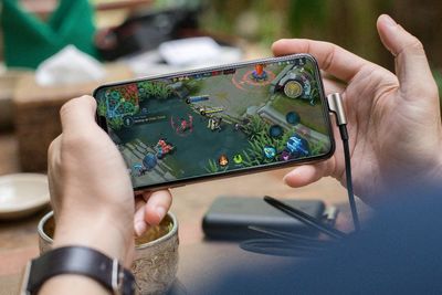 Kecanduan Main ML dan Free Fire, Bocah SD Ini Bolos Sekolah 3 Bulan!