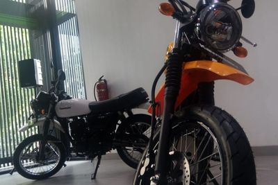 Kawasaki W175TR Resmi Meluncur, Modelnya Lebih Macho